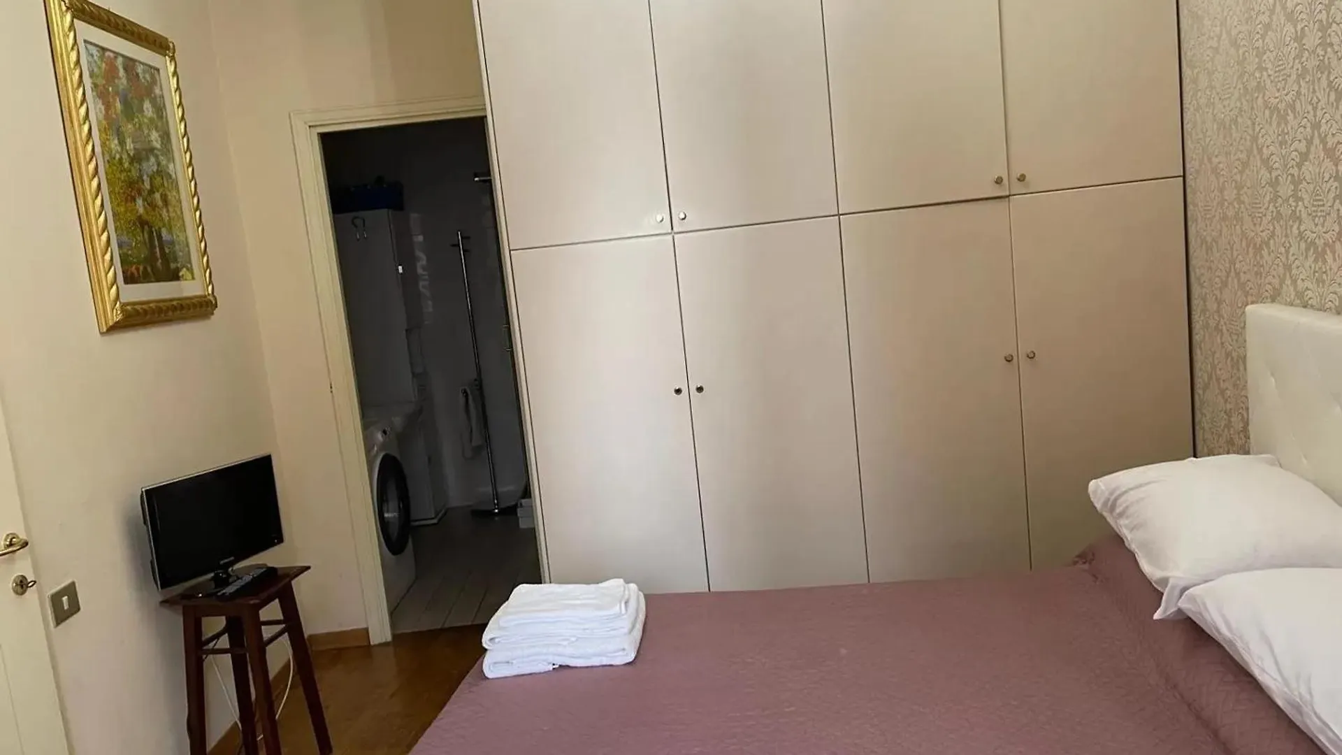 Charming Apartment Near The Colosseum 60 Sqm 4 Pers Air Conditiond Rome Italy