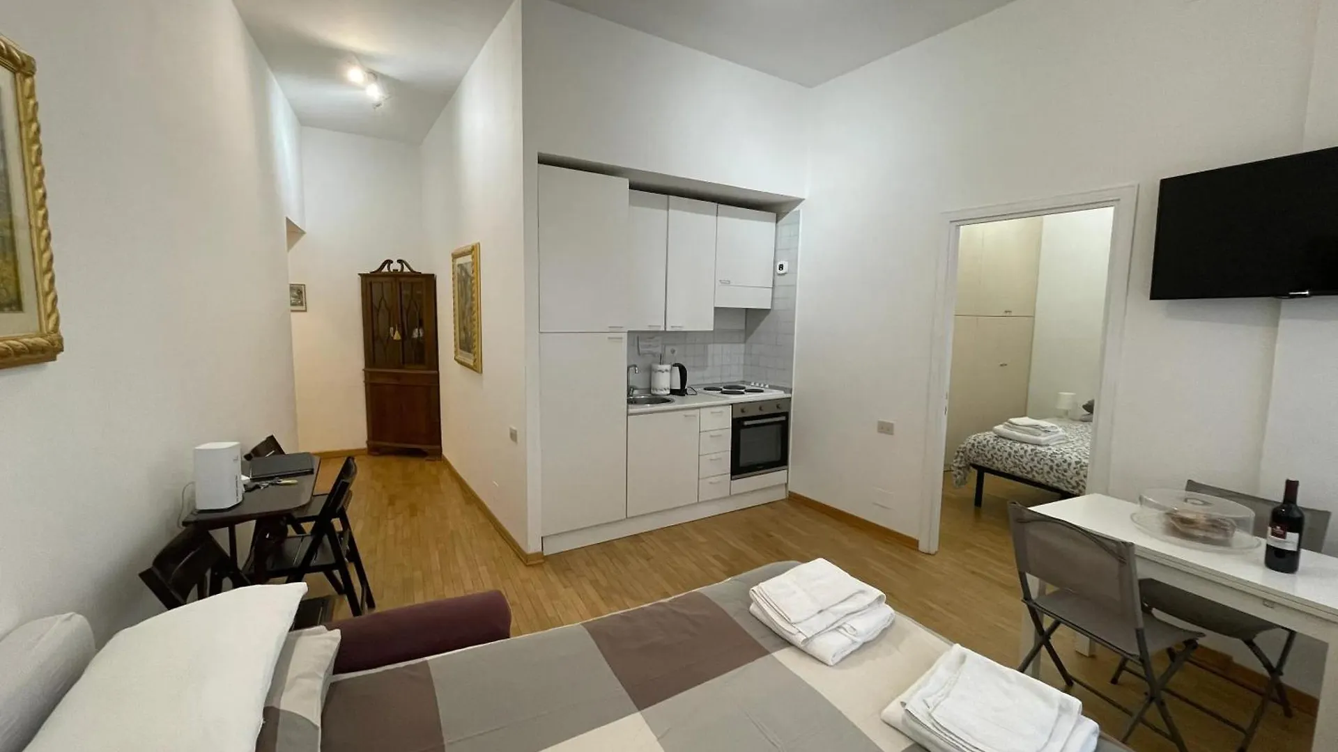 Charming Apartment Near The Colosseum 60 Sqm 4 Pers Air Conditiond Rome