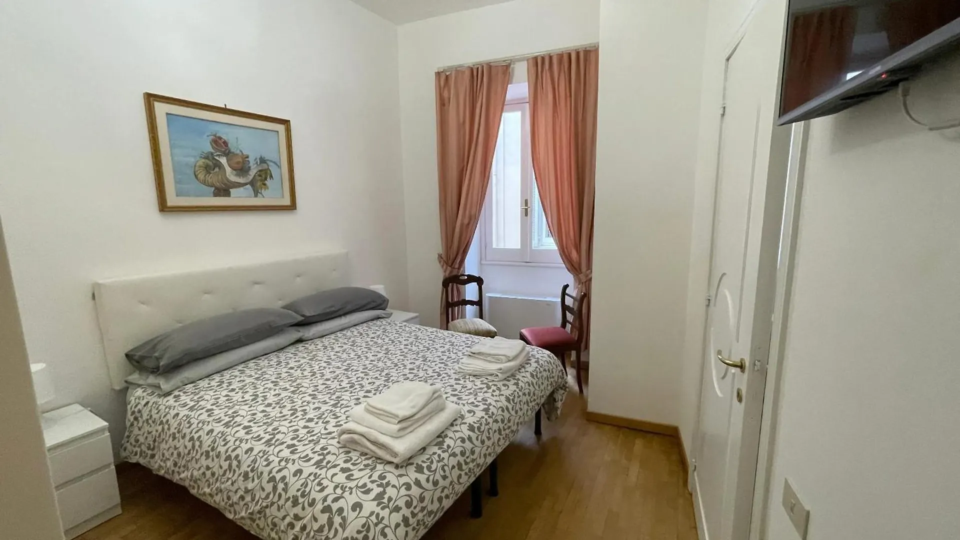 Charming Apartment Near The Colosseum 60 Sqm 4 Pers Air Conditiond Rome